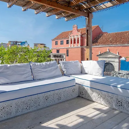 Fantastic House With Amazing Pool In